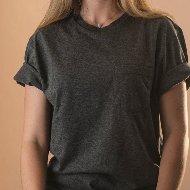 展現自我風格的女生tshirt